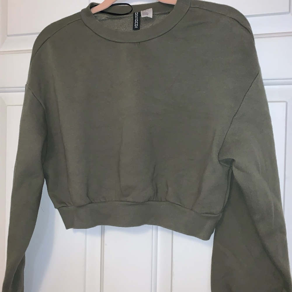 Green cropped sweater